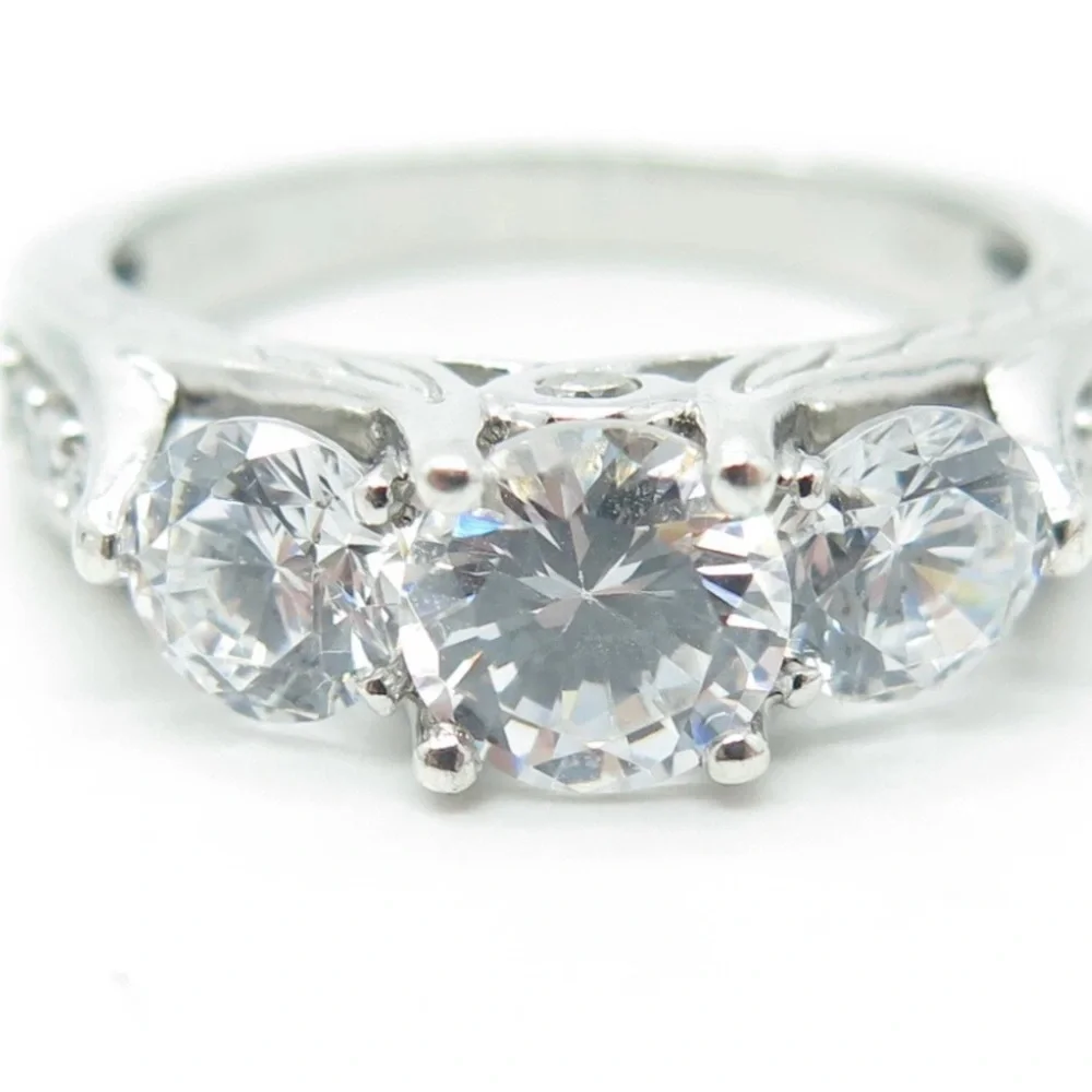 Sterling silver solitaire 3 round cz stone engagement ring NWT size 7